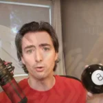 Há personagens que são, de fato, folclóricos. Descubra quem é Roaring Kitty, uma voz realmente influente no cenário cripto.