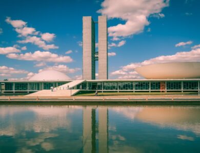 Imagem da matéria: Congresso define data para discutir MP que tributa criptomoedas em 17,5%