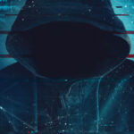 homem com capuz sem rosto hacker golpista