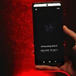 Grok, IA de Elon Musk, é desativado após exaltar Hitler e inspirar criação de memecoins