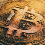 Imagem da matéria: Investidor lucra R$ 2,5 bilhões ao segurar Bitcoin por 14 anos