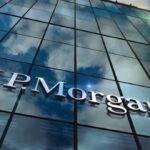 logo do JP Morgan em prédio