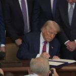 Trump desafia o BRICS, defende o dólar e sanciona nova lei cripto nos EUA