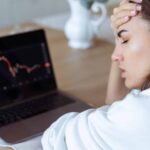 "Vender bitcoin no prejuízo é uma estratégia legal e viável", explica contadora brasileira