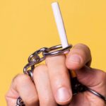 Golpista das criptomoedas foragido há cinco anos é preso após jogar cigarro no chão