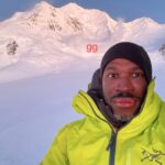 Bilionário vende criptomoeda semanas após prever alta de 126x e brinca: “comprar uma Ferrari”