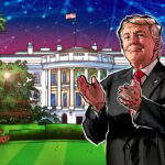 Estátua dourada de Trump segurando Bitcoin aparece em DC