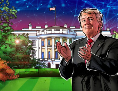 Estátua dourada de Trump segurando Bitcoin aparece em DC