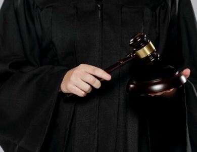 Justiça manda corretora de criptomoedas devolver valores a clientes, mas não "in natura"