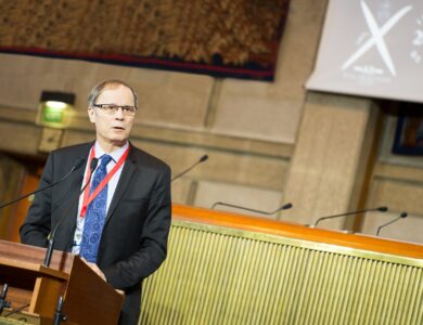 Por que este Nobel de Economia está preocupado com o futuro das stablecoins?