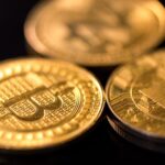 "Regra de Viagem" desafia operadores de criptoativos na América Latina