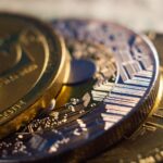 Binance e OKX removem diversos pares de negociação de criptomoedas; veja lista