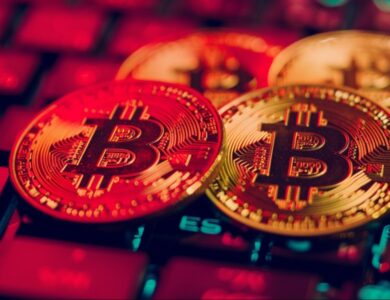 Por que o Bitcoin está caindo mesmo com tantas notícias positivas?