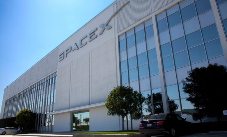 Empresa de Elon Musk move R$ 1,5 bilhão em bitcoin para novos endereços