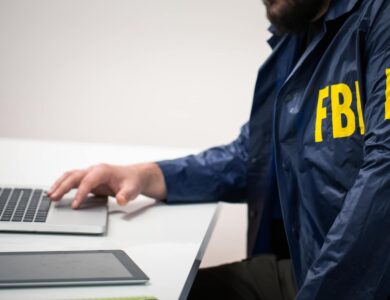 Governo dos EUA usou vulnerabilidade em carteiras para realizar maior confisco de Bitcoin da história