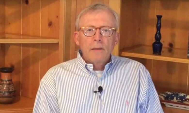 Peter Brandt prevê queda de 50% para o Bitcoin após criptomoeda repetir padrão visto na soja na década de 70