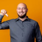 Prata volta ultrapassar market cap do bitcoin e crítico diz que BTC vai fracassar em seguir ouro