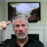 Michael Saylor diz que Strategy pode aguentar queda de 80 a 90% no Bitcoin: “somos praticamente indestrutíveis”