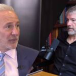 Peter Schiff diz que Strategy irá à falência e intima Michael Saylor para debate