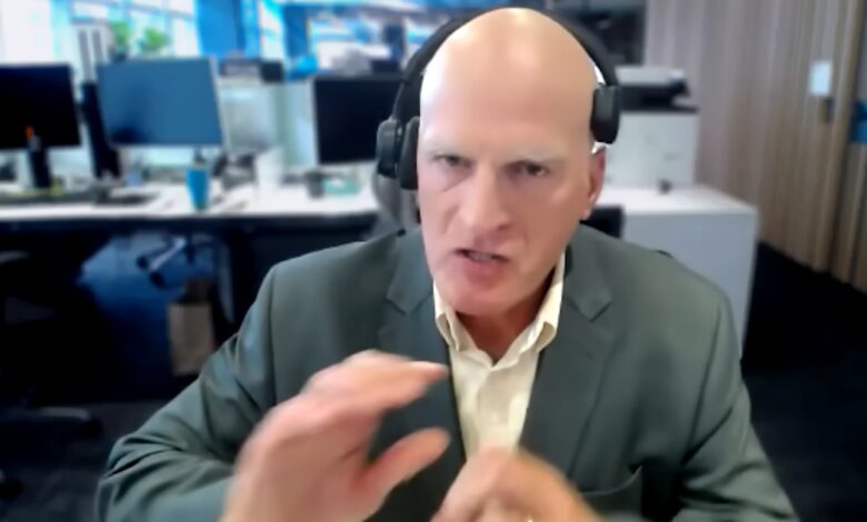 Bitcoin vai perder um zero, diz Mike McGlone: “Cairá para US$ 50.000, depois US$ 10.000”