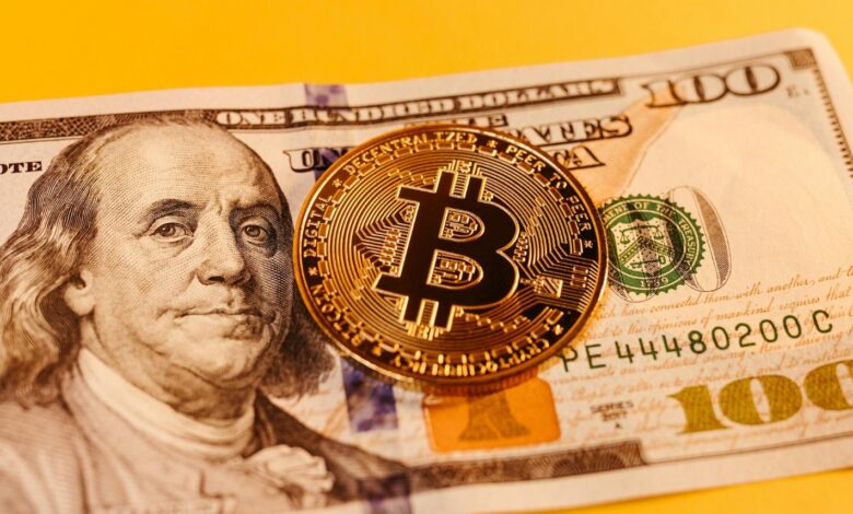 Bitcoin tem leve queda e liquida 250 mil traders