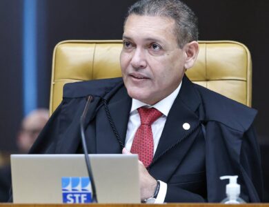 Nunes Marques vai revisar resolução eleitoral que proíbe uso de criptomoedas por candidatos