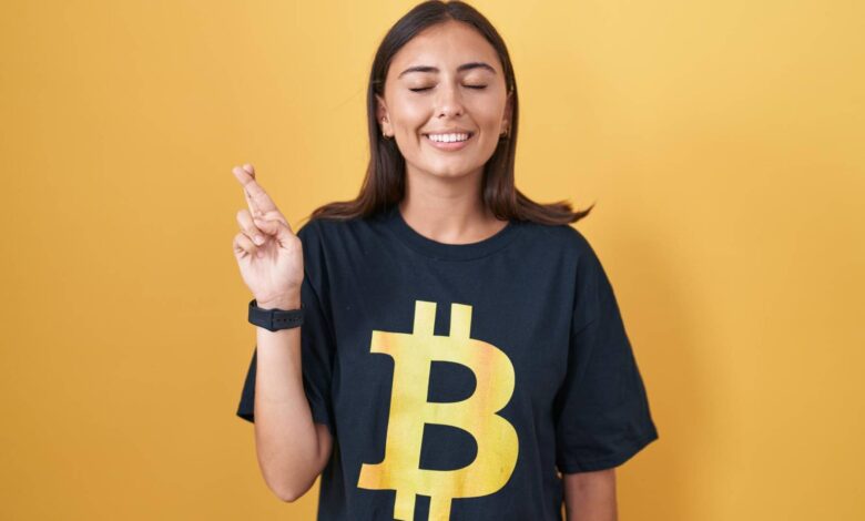 Universitários brasileiros podem ganhar até R$ 35 mil em estágio com Bitcoin