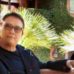 “Duvido que Warren Buffett faria o que eu faço”, diz Robert Kiyosaki ao afirmar ter comprado ouro, prata, Bitcoin e petróleo