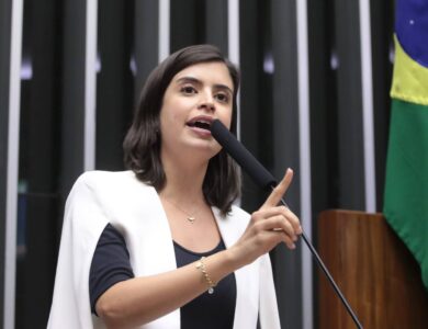 Tabata Amaral cria projeto para punir corretoras de bitcoin do Brasil em evasões de divisas