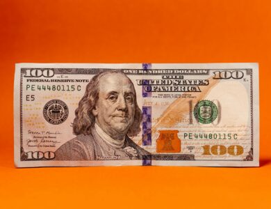 Bitcoin atinge maior preço dos últimos 69 dias enquanto dólar mostra fraqueza