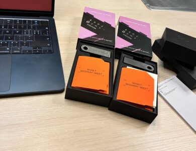 Pesquisador brasileiro descobre esquema de falsificação de carteiras físicas da Ledger