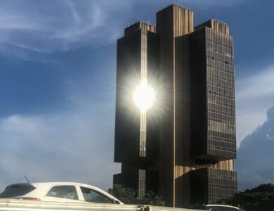 Banco Central proíbe o uso de criptomoedas em transferências de capital ao exterior