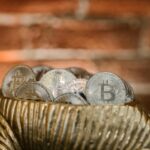 Empresa francesa vende metade de sua reserva de Bitcoin
