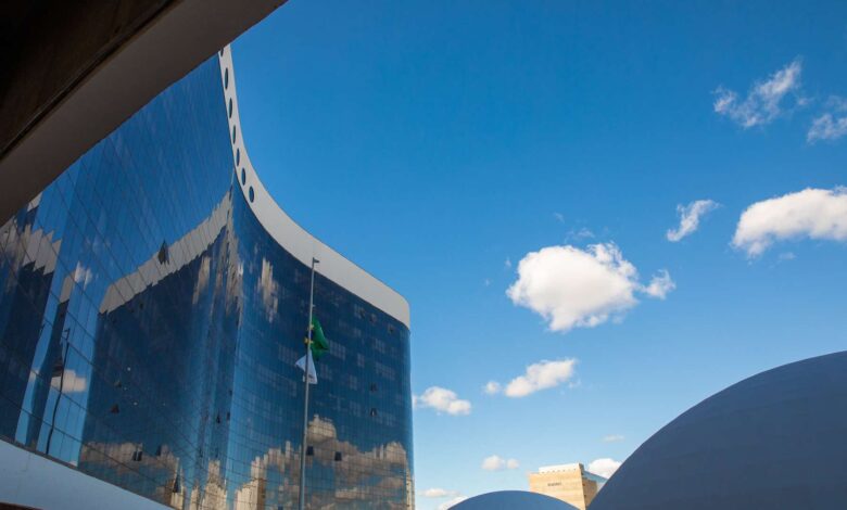 TSE reforça proibição de uso de criptomoedas e pede transparência nas eleições nacionais