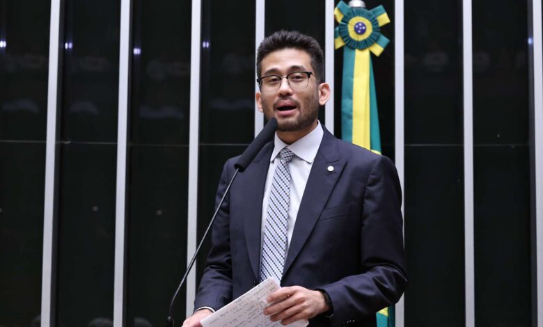 Câmara dos Deputados analisa projeto que bloqueia criptomoedas de grupos terroristas no Brasil