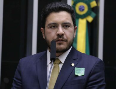 Câmara dos Deputados aprova audiência pública para debater regras sobre stablecoins e convoca Receita e Banco Central do Brasil