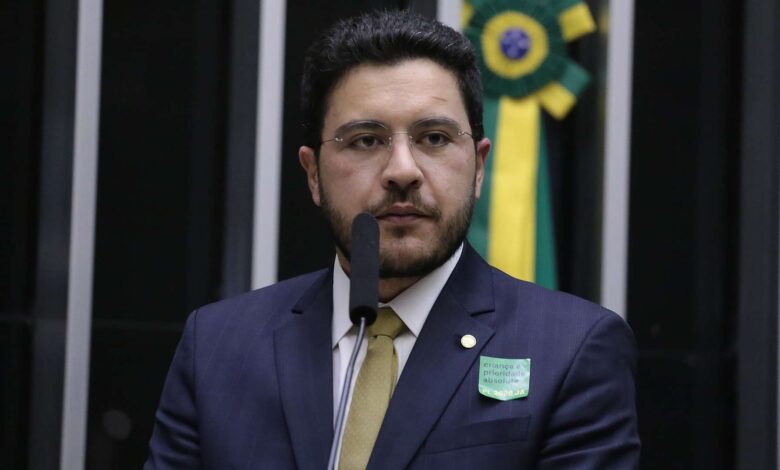 Câmara dos Deputados aprova audiência pública para debater regras sobre stablecoins e convoca Receita e Banco Central do Brasil