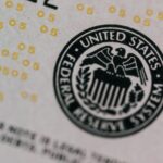 Fed mantém taxa de juros inalterada em votação unânime e mercado aguarda falas de Kevin Warsh
