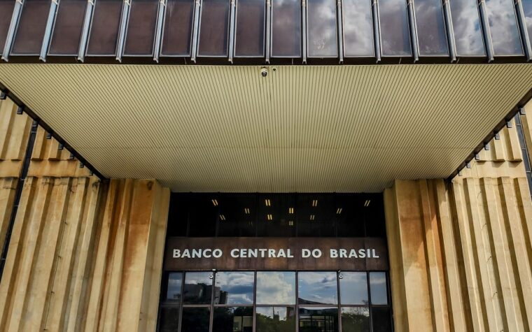 Banco Central revisa para baixo crescimento econômico de 2023 para 1,8%