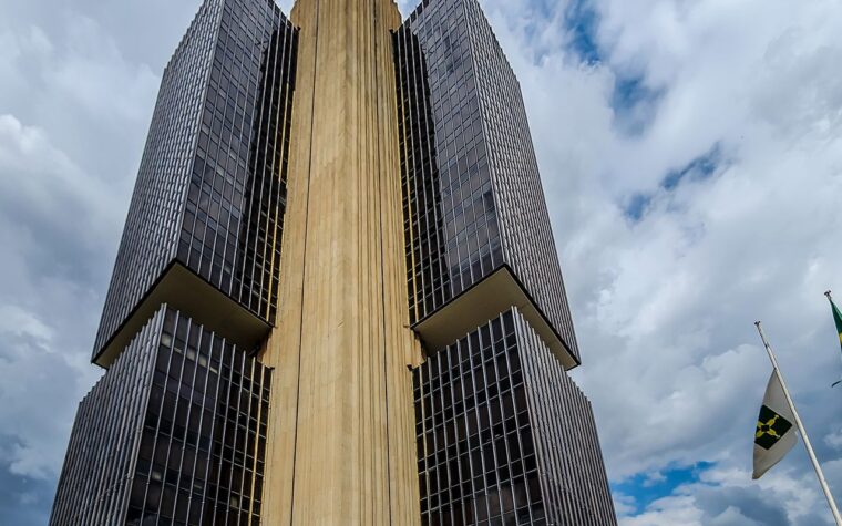 Banco Central mantém taxa Selic em 15% pela quinta vez consecutiva