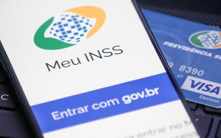 Aposentadoria garantida para quem não tem nova identidade, afirma INSS