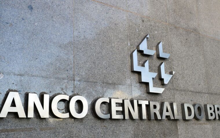 Juros para famílias atingem 60,1% ao ano, revela Banco Central