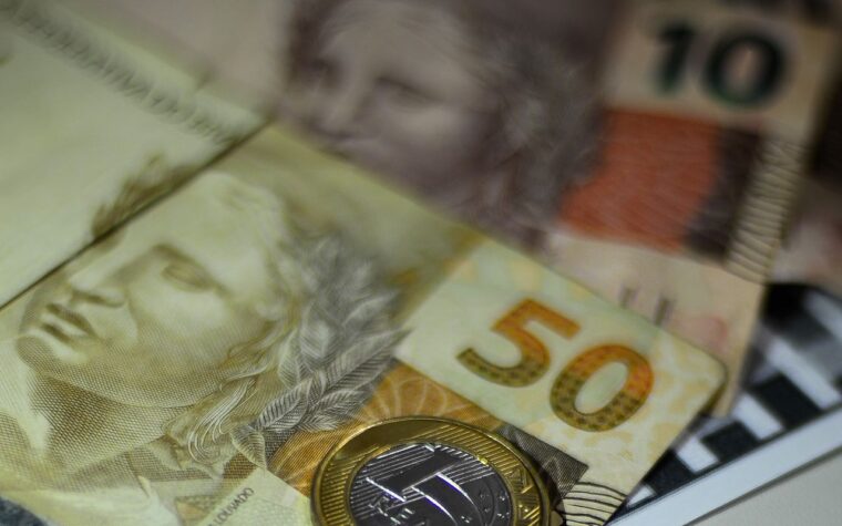 Atividade econômica registra queda em julho, mas cresce 1% em 12 meses
