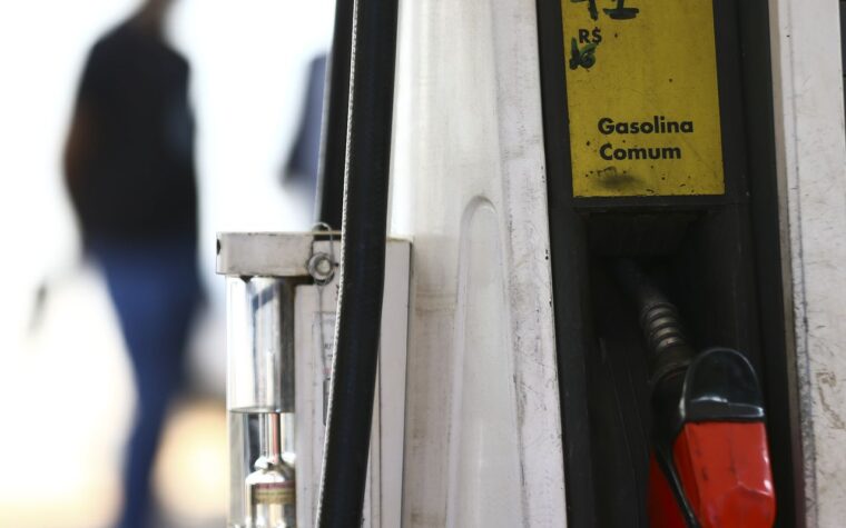 Governo intensifica ações contra preços elevados dos combustíveis