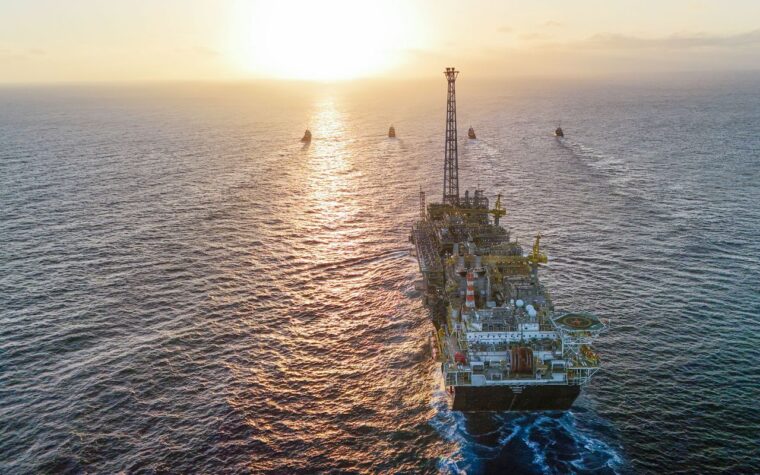 Petrobras atinge recorde histórico na produção de petróleo em 2025