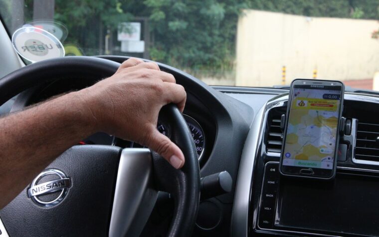 CNM define diretrizes para crédito de motoristas e taxistas
