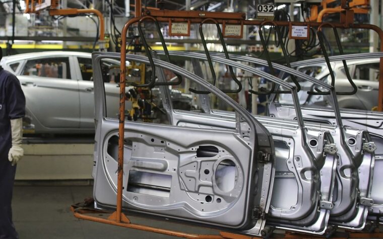 Produção industrial mantém estabilidade em novembro de 2025, aponta IBGE