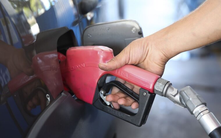 Governo prorroga subsídio de R$ 2,12 sobre diesel por mais 30 dias