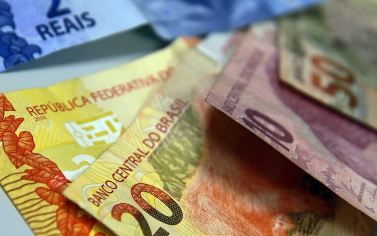 Inadimplência familiar atinge 6% com alta nos juros em agosto