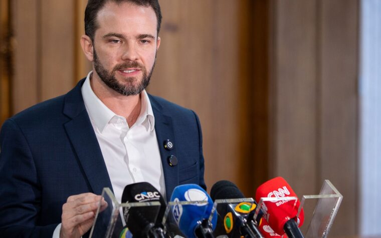 Durigan afirma que superávit no Orçamento de 2027 será mantido